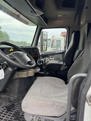 2007 Volvo VNL670