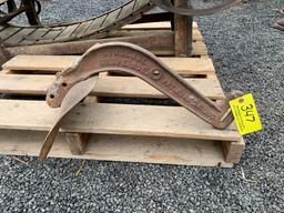 347 Syracuse Grape Hoe