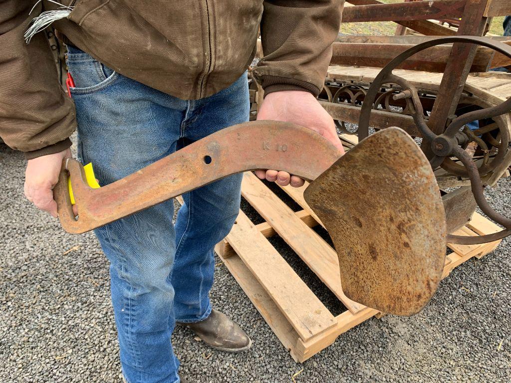 347 Syracuse Grape Hoe