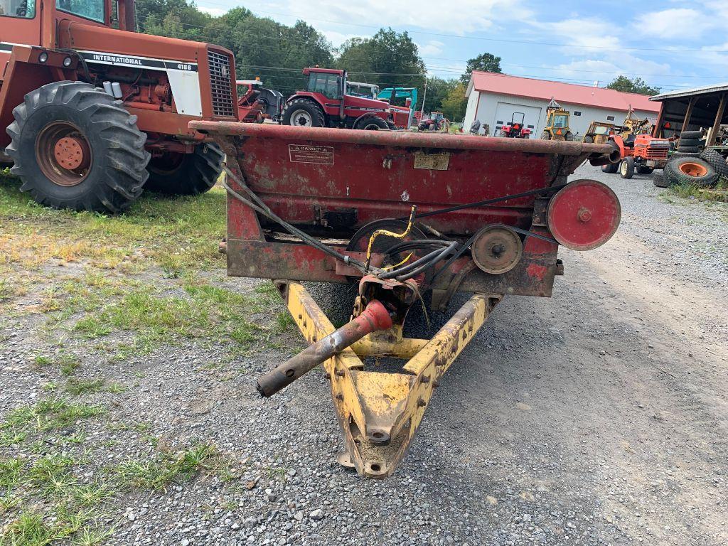 3536 New Holland 680 Manure Spreader