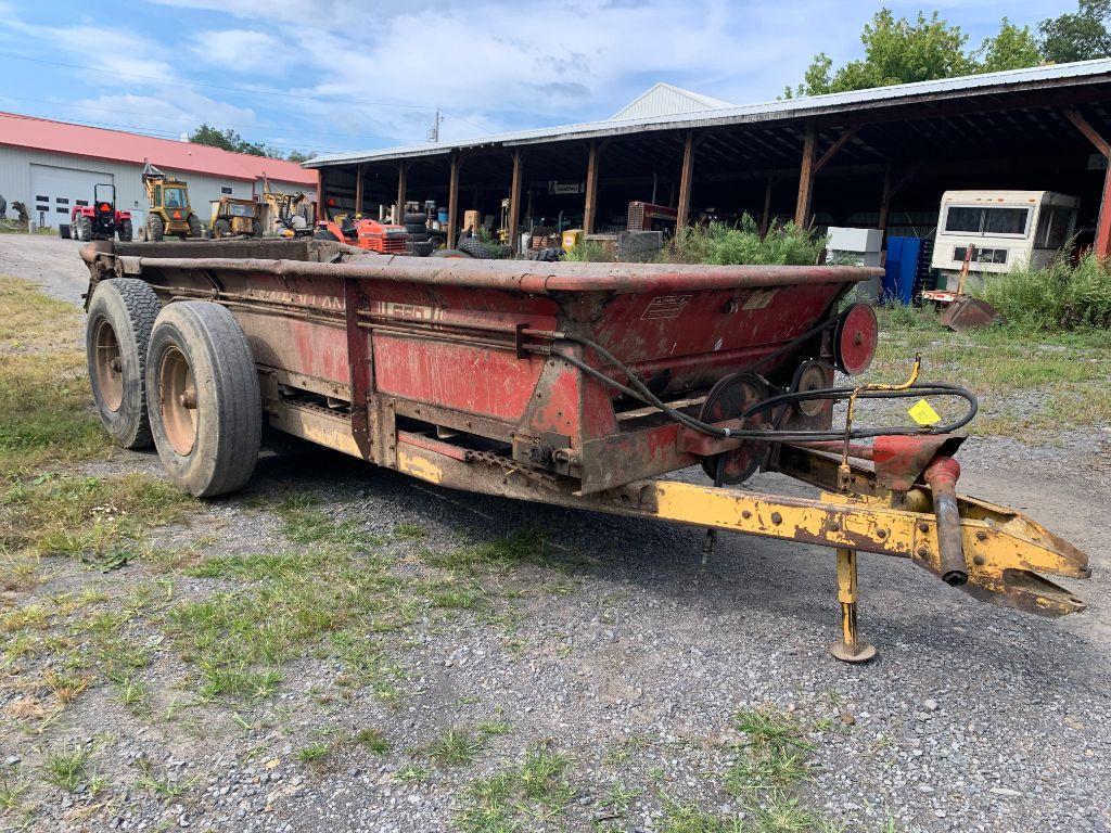 3536 New Holland 680 Manure Spreader