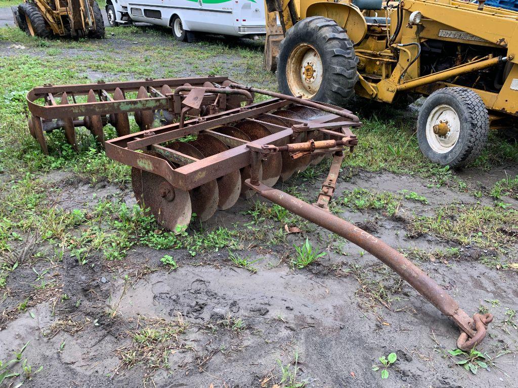 6122 John Deere 7ft Offset Disk