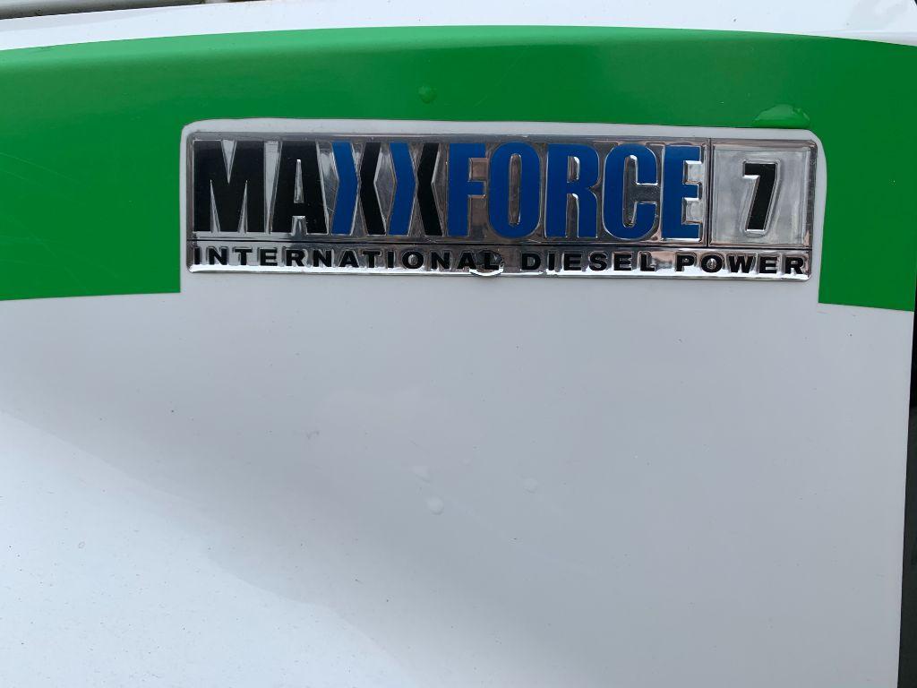 6611 2011 El Dorado MaxxForce 7 Bus