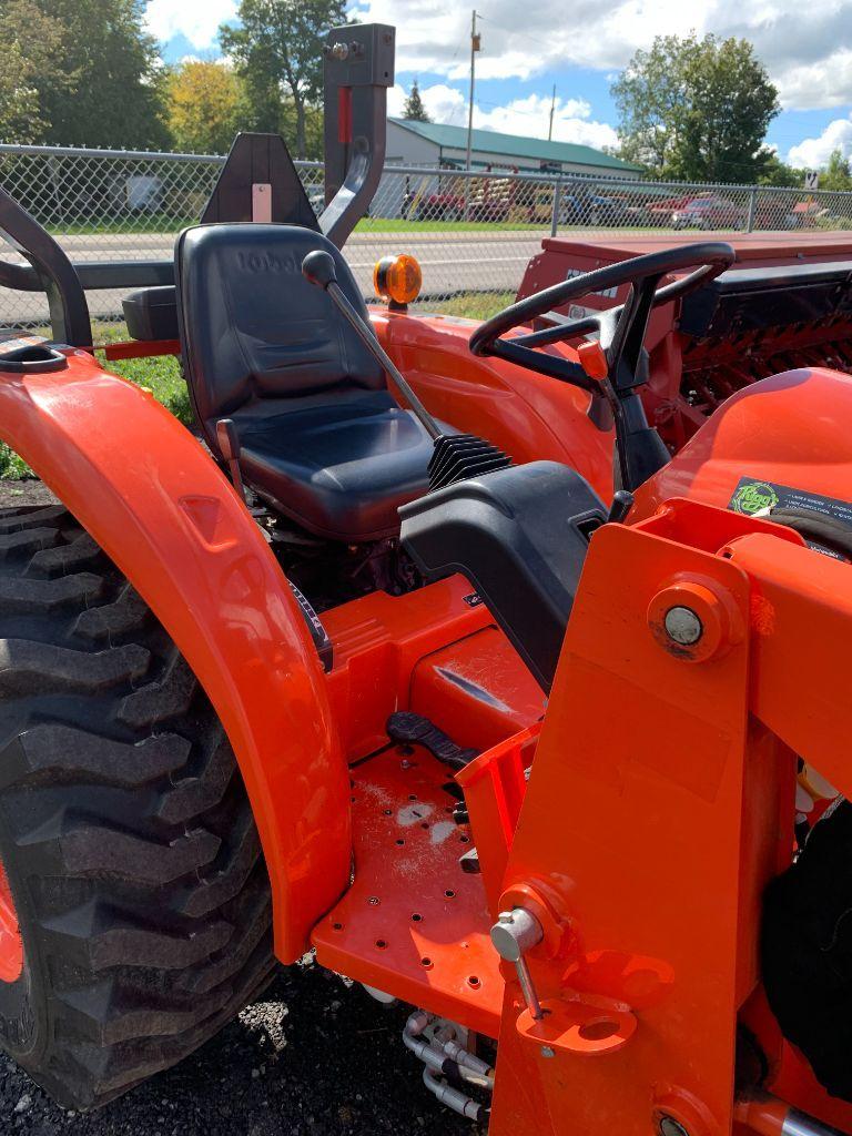 6642 Kubota L3800 Tractor