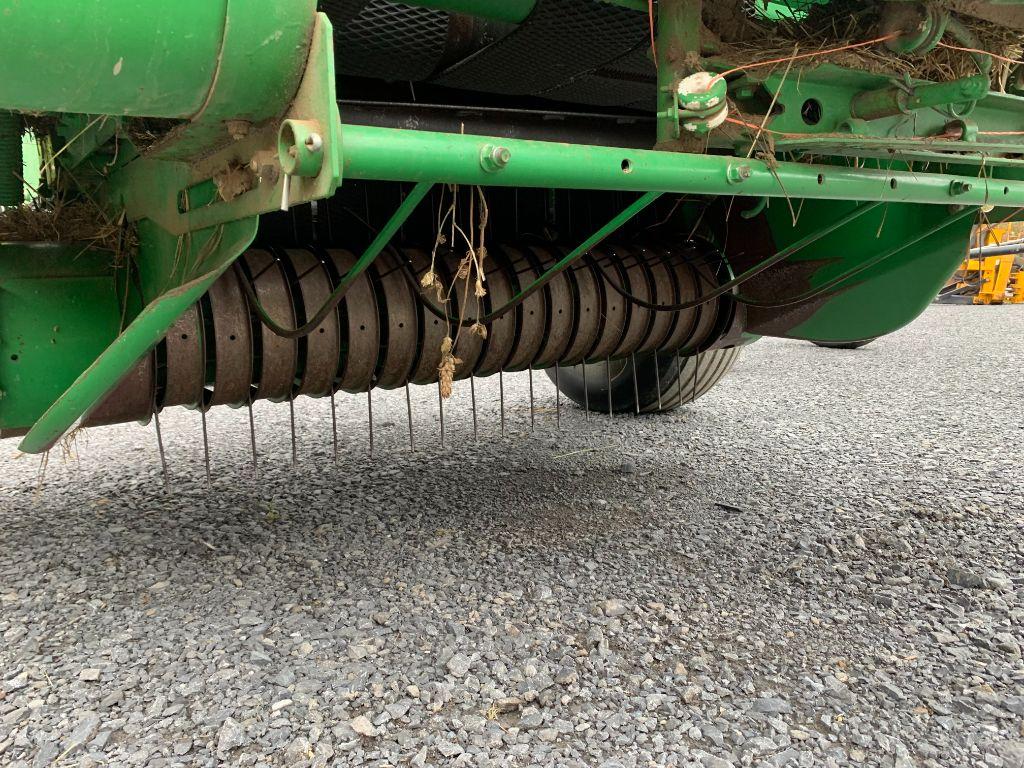 6659 John Deere 446 Round Baler