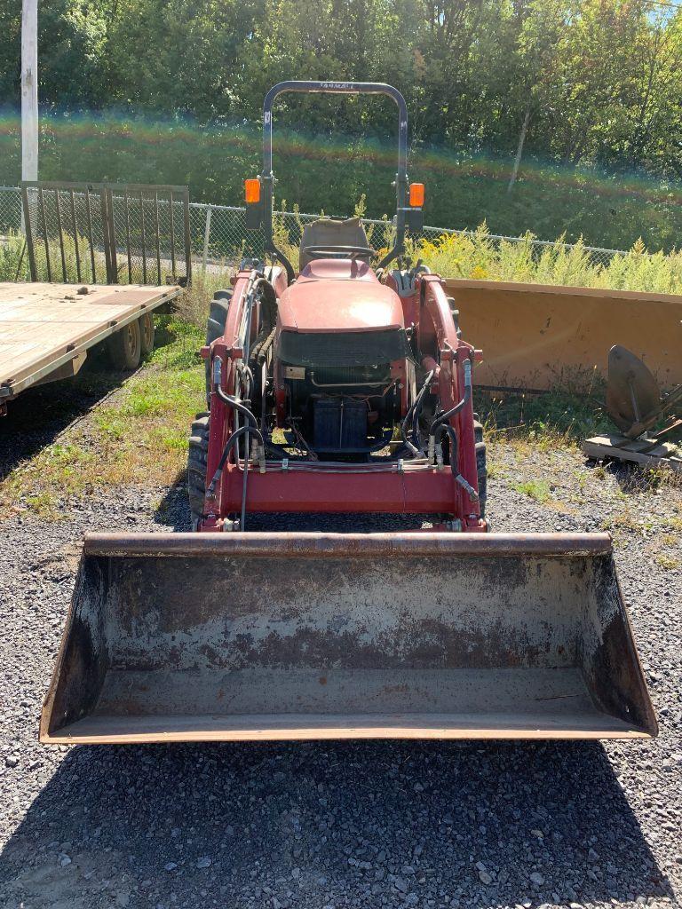 6696 CaseIH DX33 Tractor