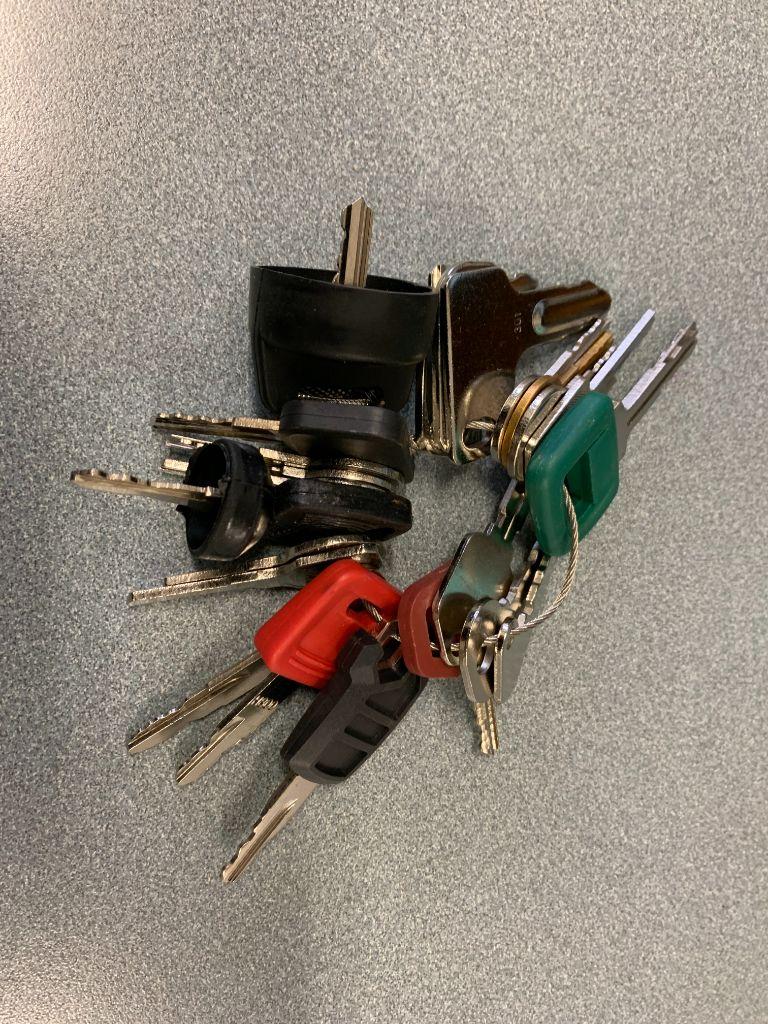 3704 24-Piece Heavy Equipment Key Set