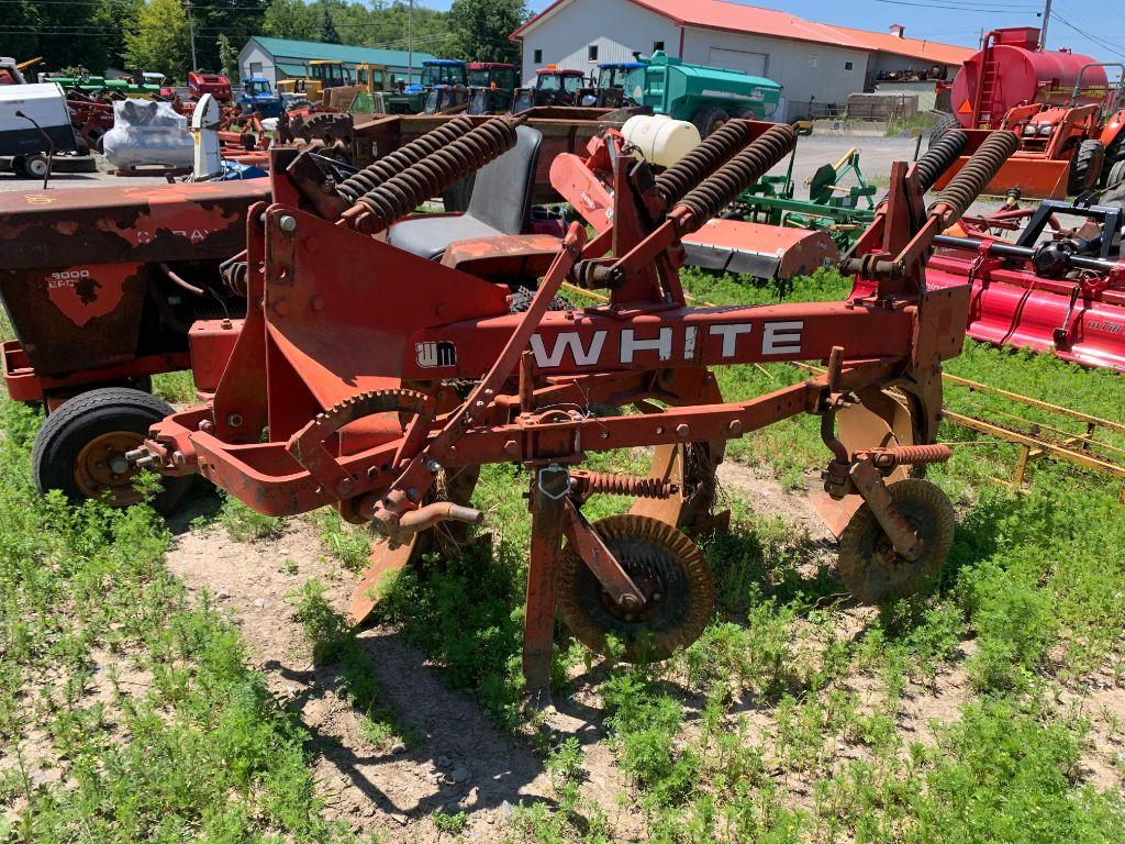 7250 White 348 3x Spring Reset Plow