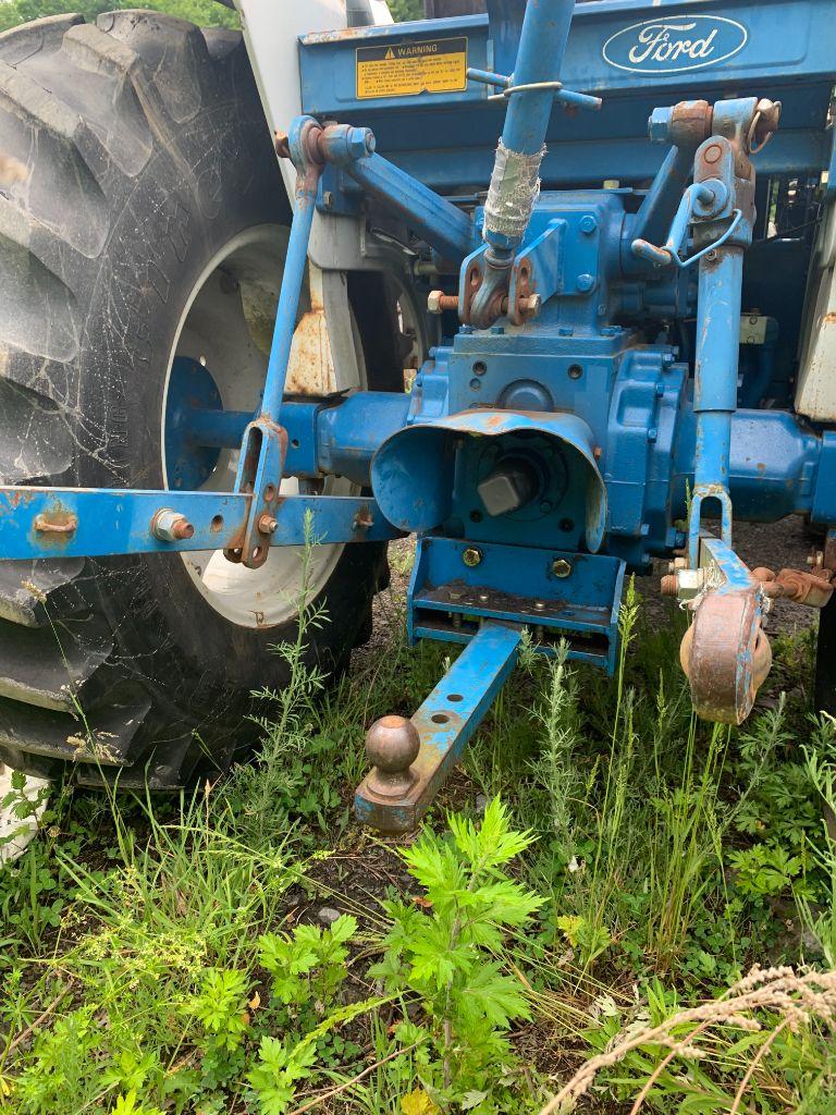 7393 New Holland 1920 Tractor