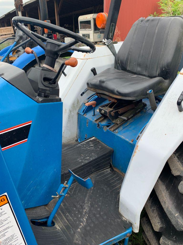 7393 New Holland 1920 Tractor