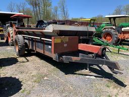 7409 Meyers M300 Spreader