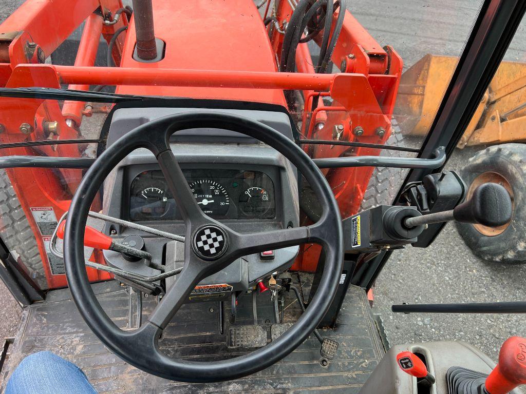 5019 Kubota M8200 Tractor