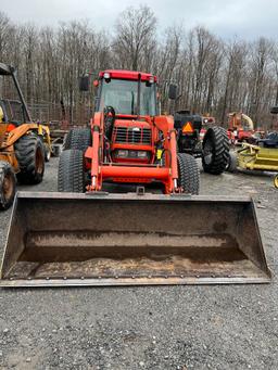 5019 Kubota M8200 Tractor