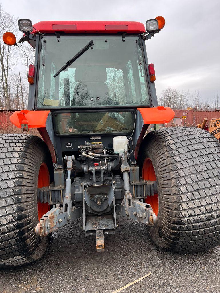 5019 Kubota M8200 Tractor
