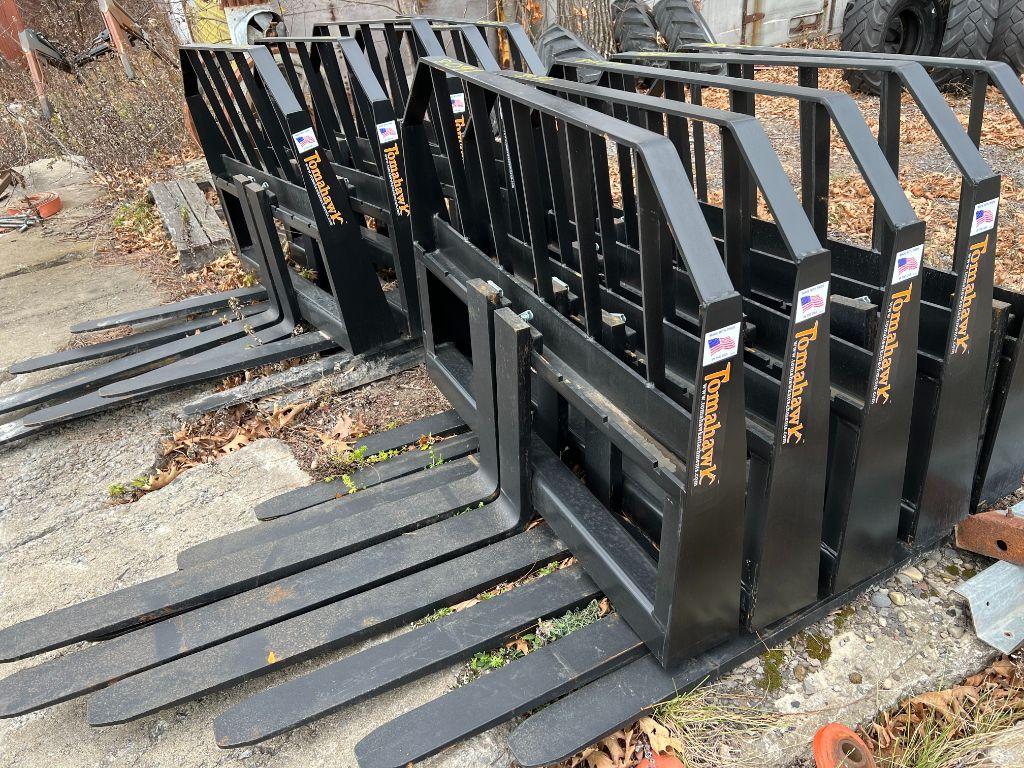 8087 Tomahawk 2800lb Capacity Pallet Forks