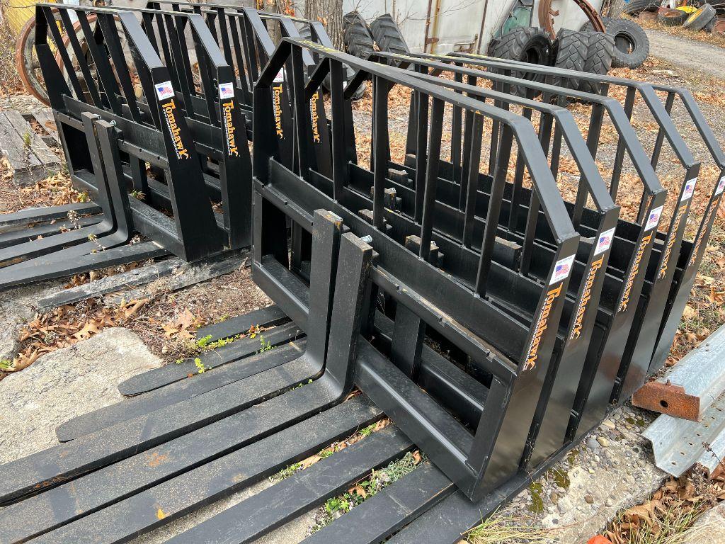 8087 Tomahawk 2800lb Capacity Pallet Forks
