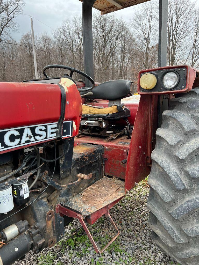 8145 CaseIH 885 Tractor