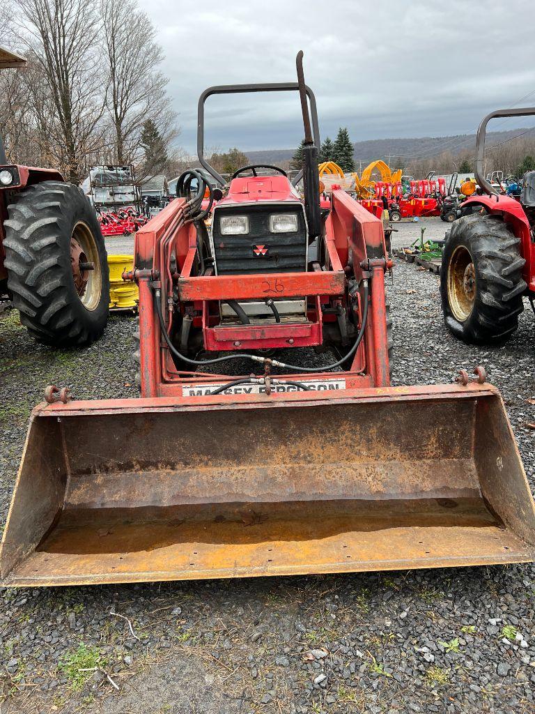 8146 Massey Ferguson 1045 Tractor