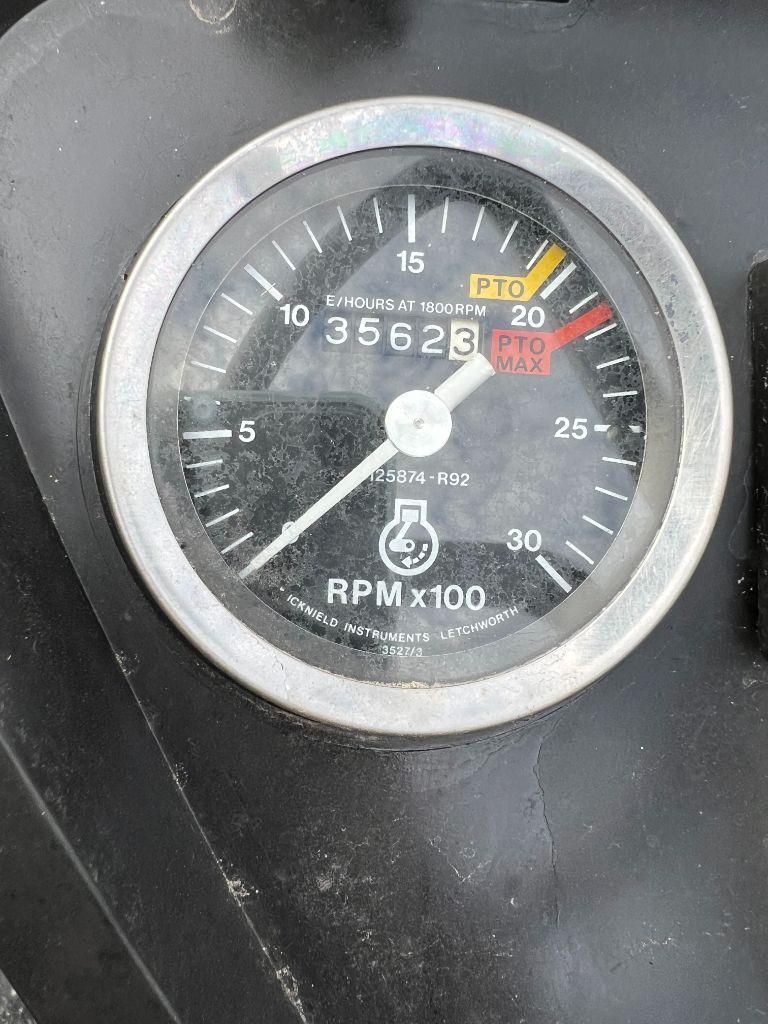 8161 CaseIH 385 Tractor