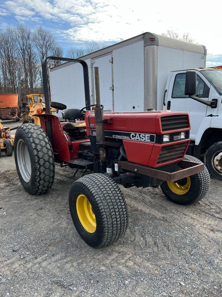 8161 CaseIH 385 Tractor
