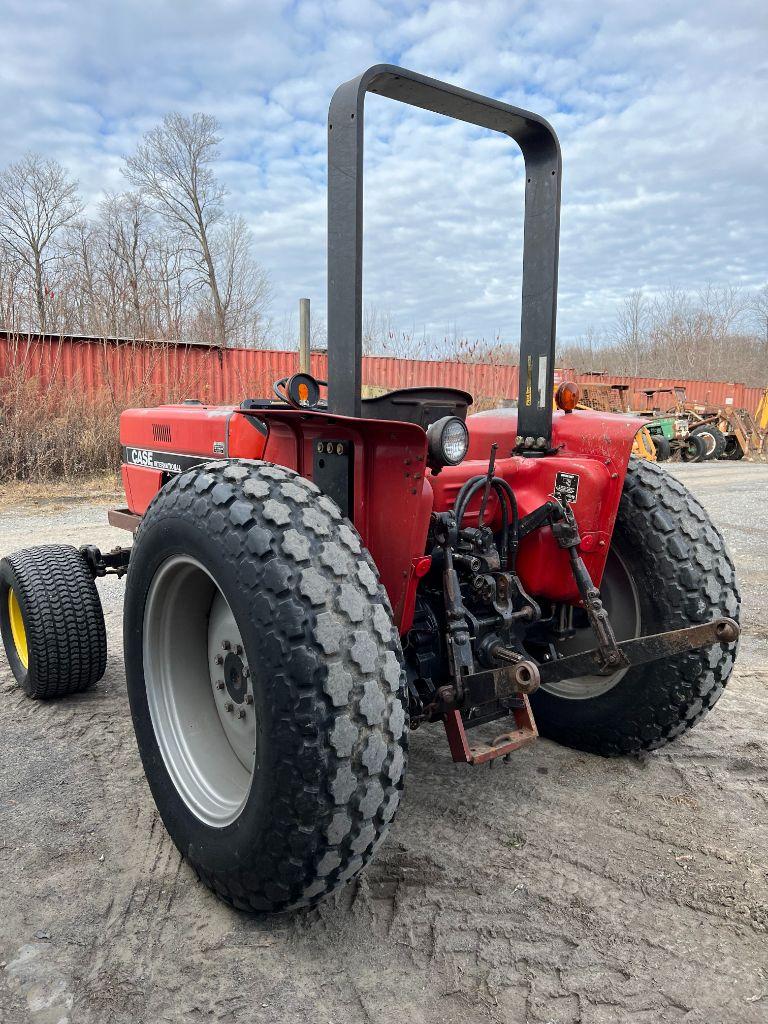 8161 CaseIH 385 Tractor
