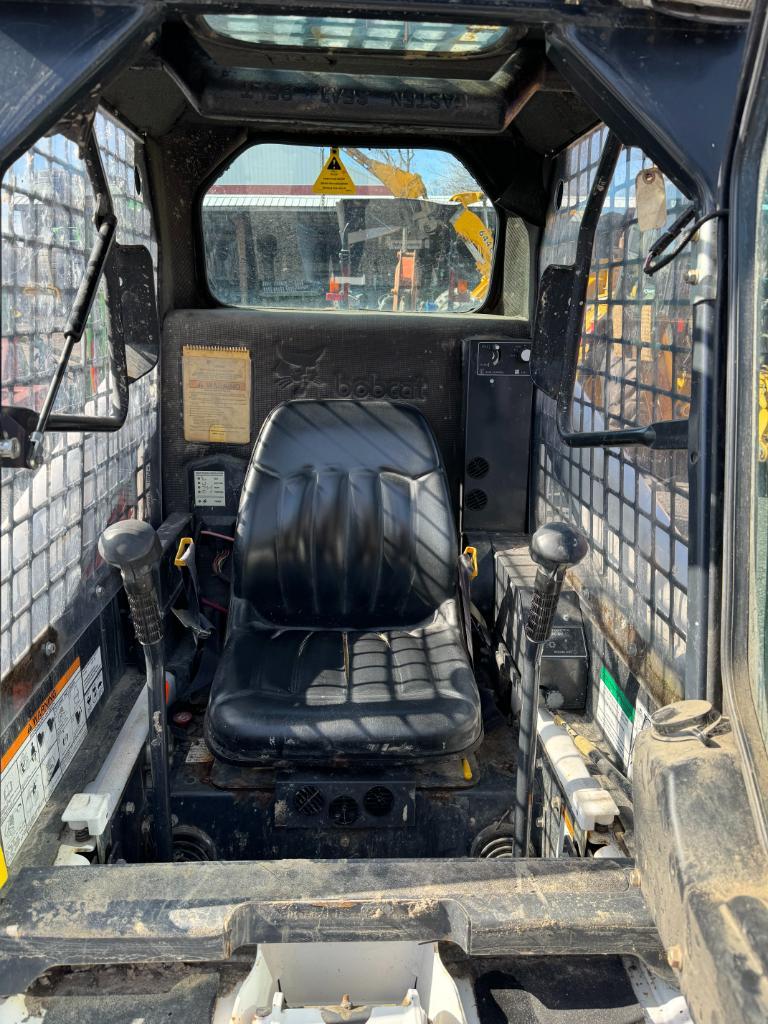 1805 Bobcat 853H Skid Steer