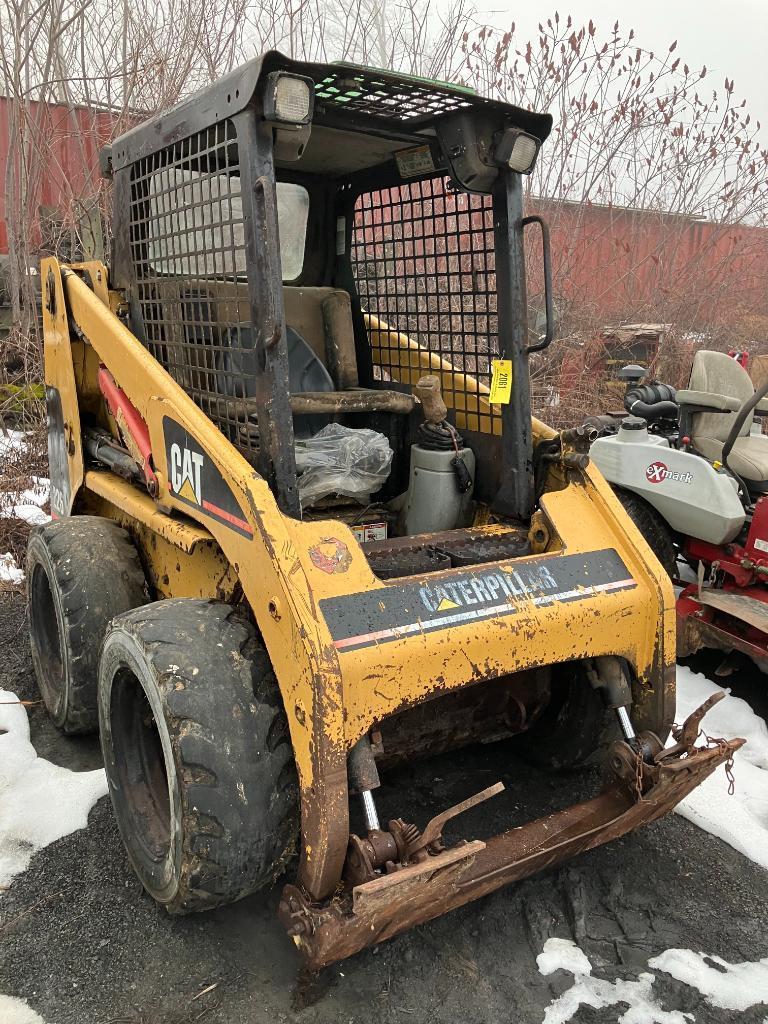 2061 Caterpillar 226 Skid Steer