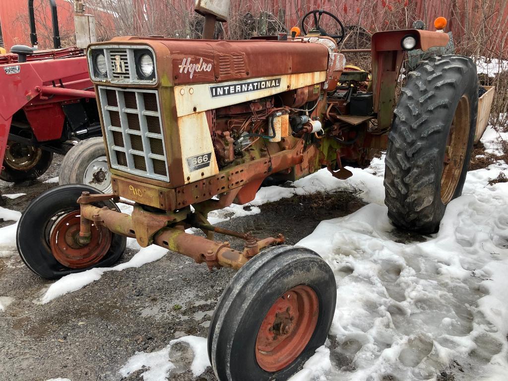 910 International 666 Tractor