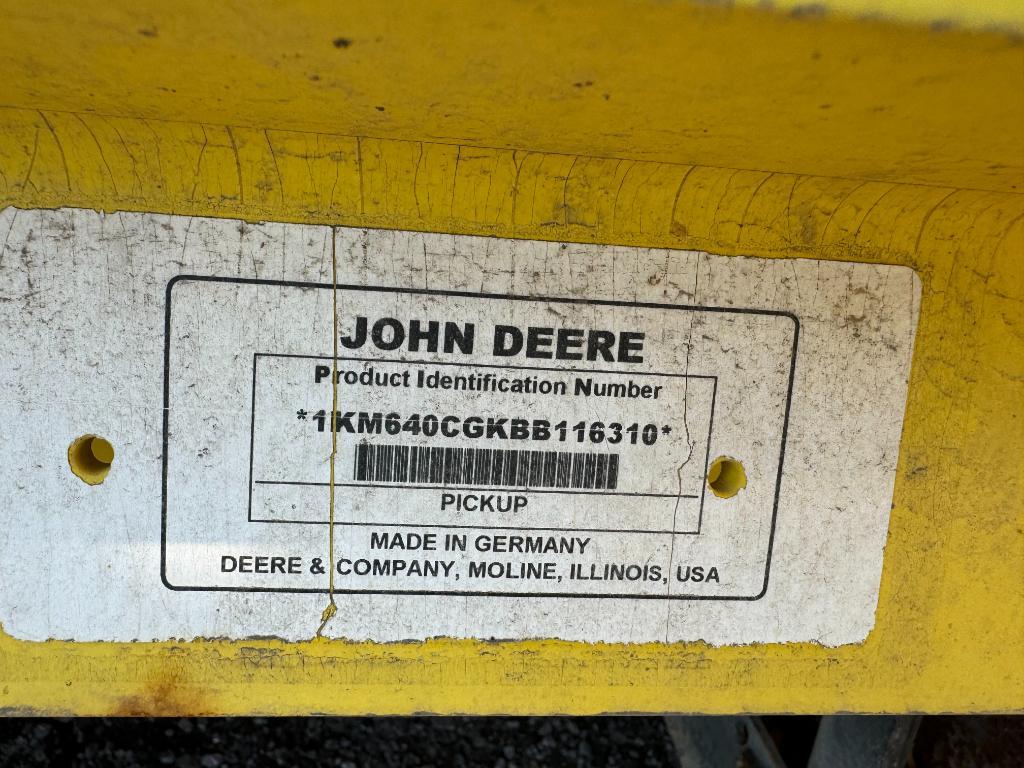 9553 John Deere 640C Pickup Head