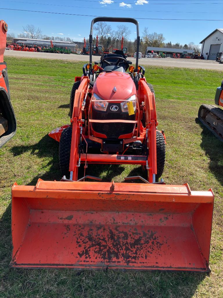 250 Kubota B2650 Tractor