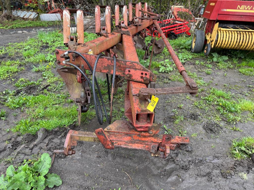 2176 International 710 5x Plow