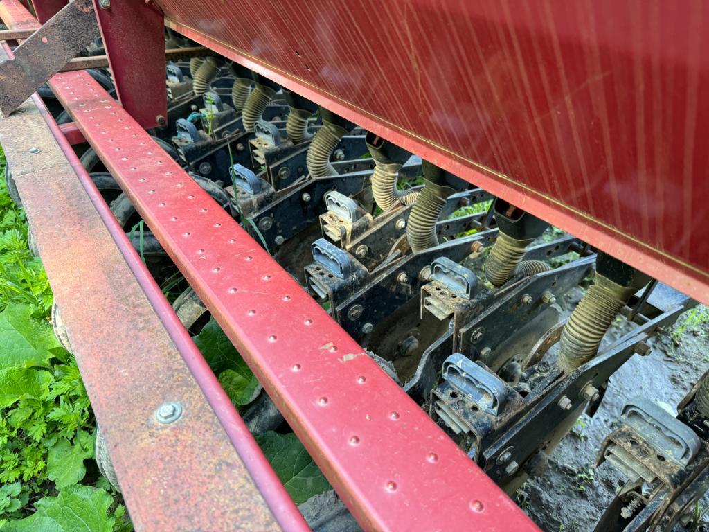 303 CaseIH 5100 Soybean Special Drill