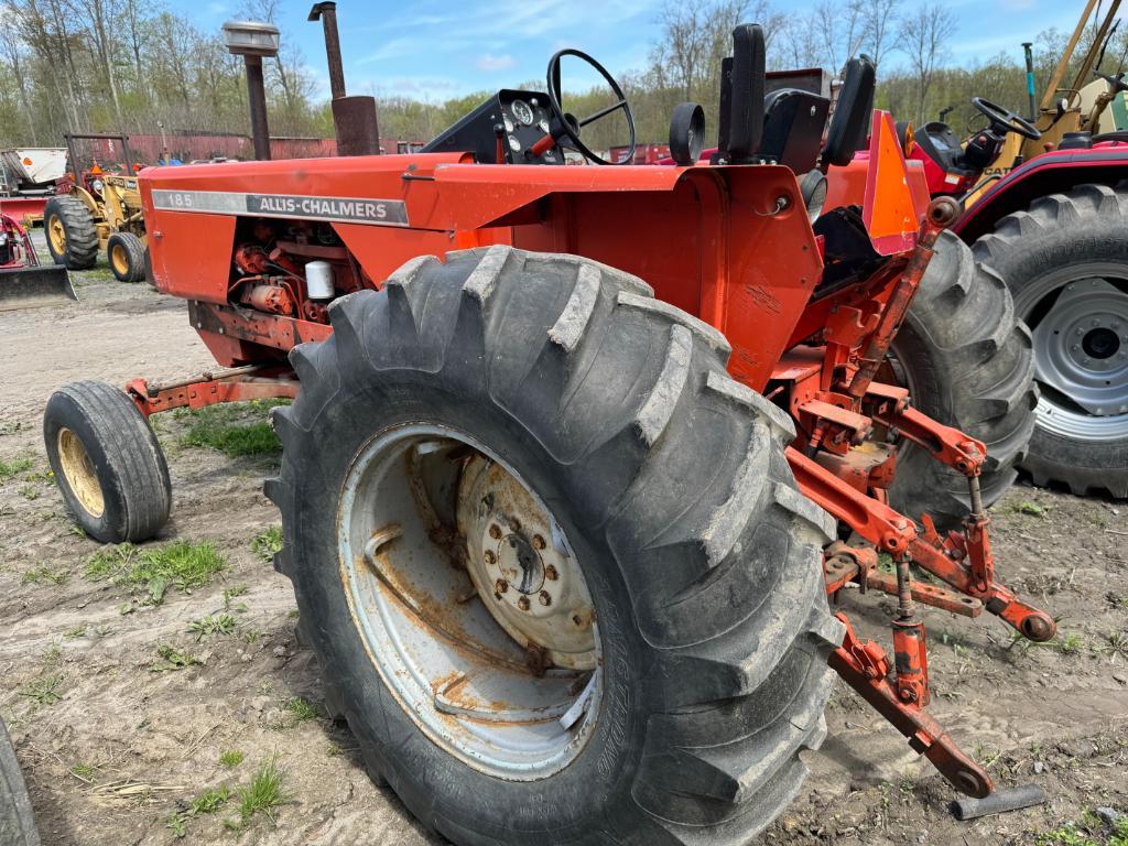 304 Allis-Chalmers 185 Tractor