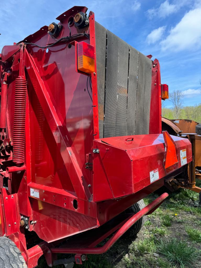 312 New Holland BR7060 Round Baler