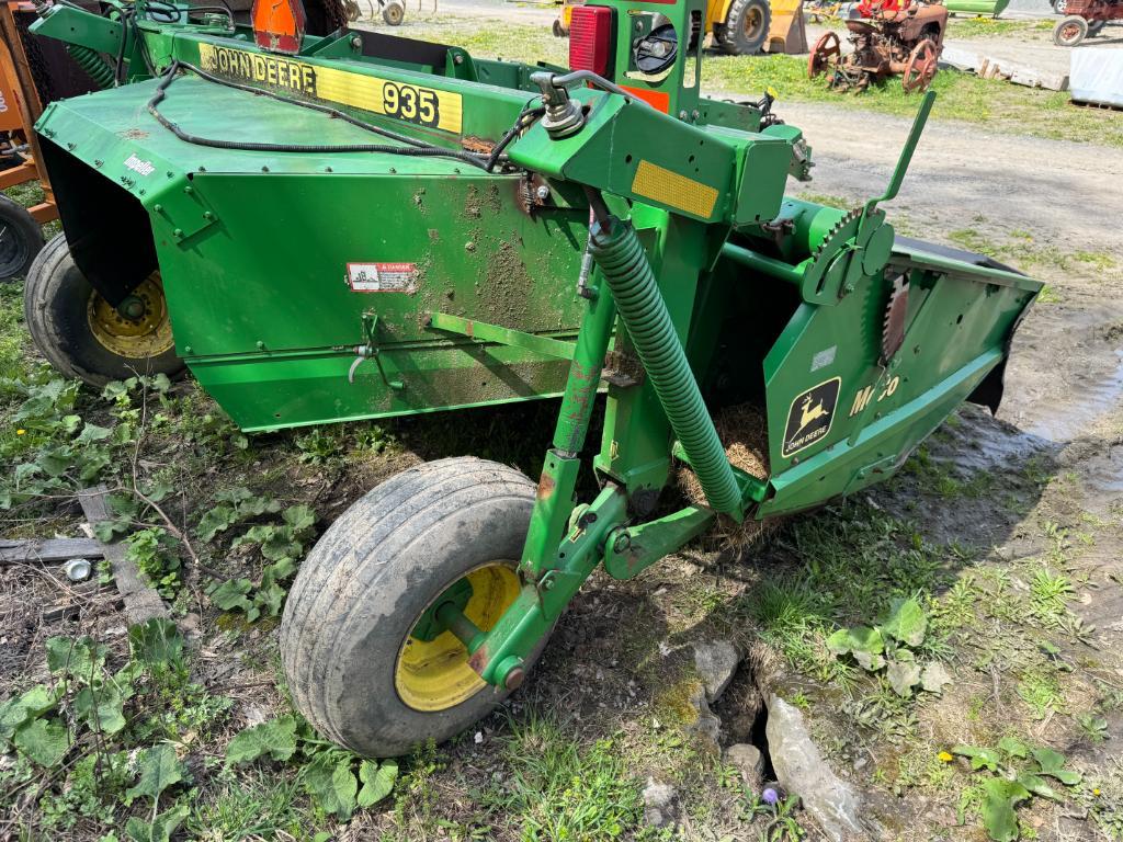 314 John Deere 935 MoCo Discbine