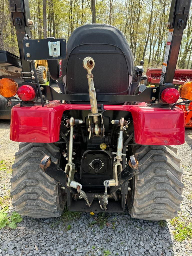 320 Mahindra eMax20S Tractor