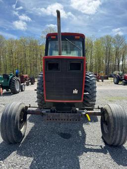 323 International 5088 Tractor