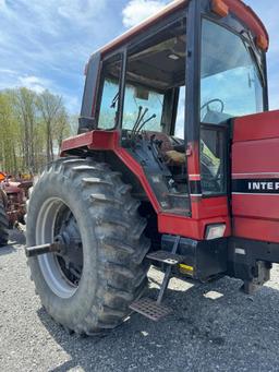 323 International 5088 Tractor