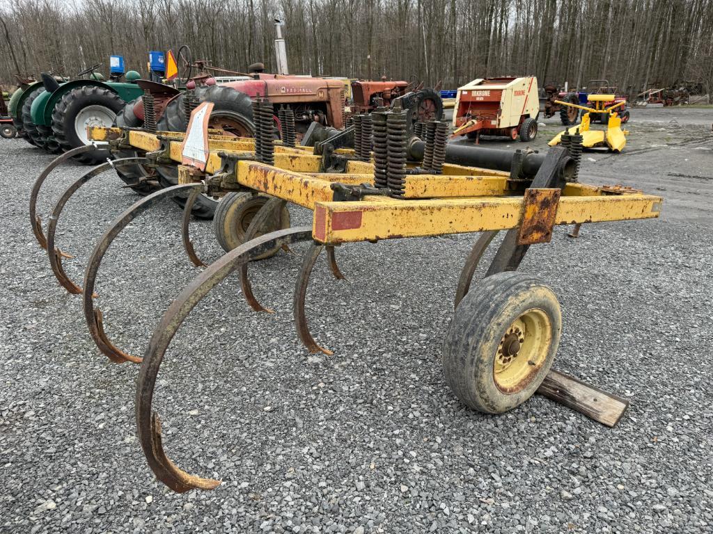 324 Taylor Way 10-Shank Chisel Plow