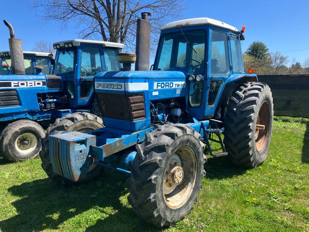 4 Ford TW-20 Tractor