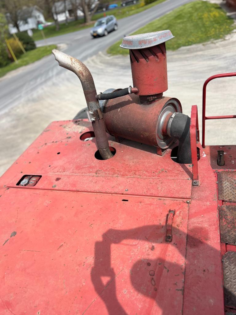 6 CaseIH 1666 Combine