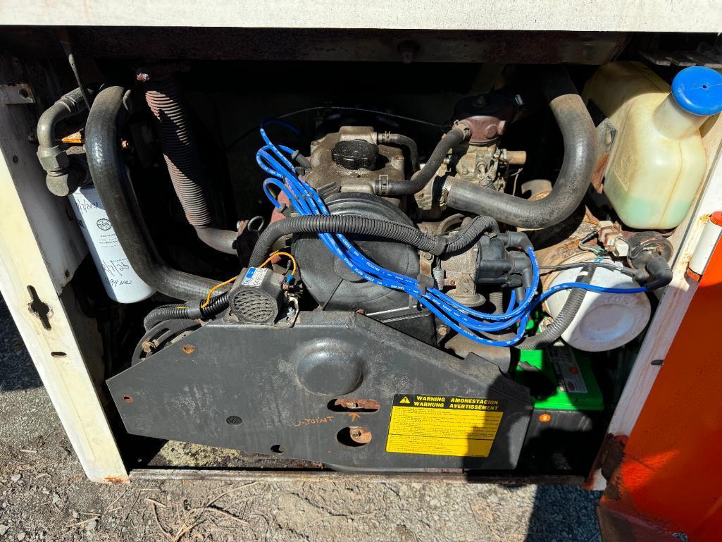 2851 Bobcat 642B Skid Steer
