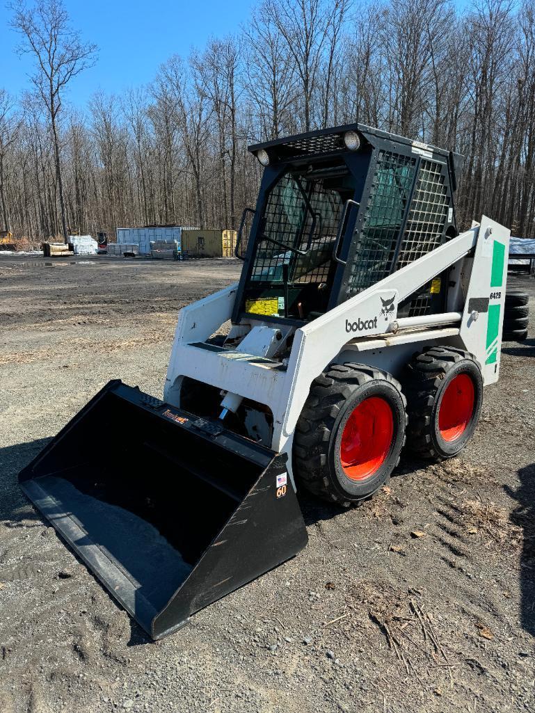 2851 Bobcat 642B Skid Steer