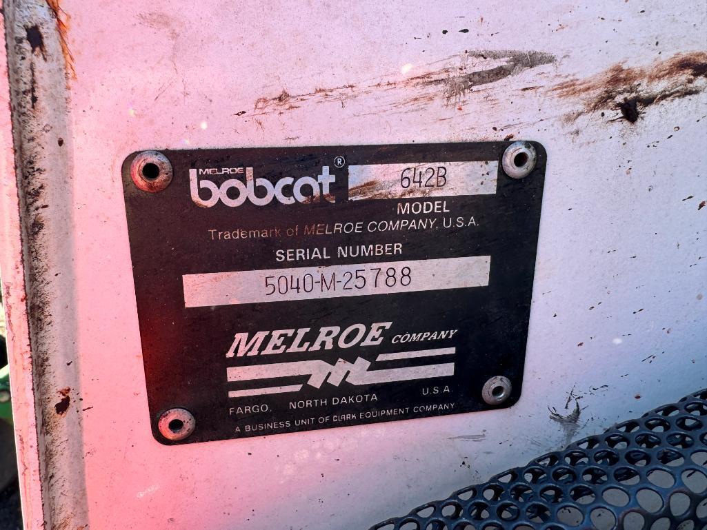 2851 Bobcat 642B Skid Steer