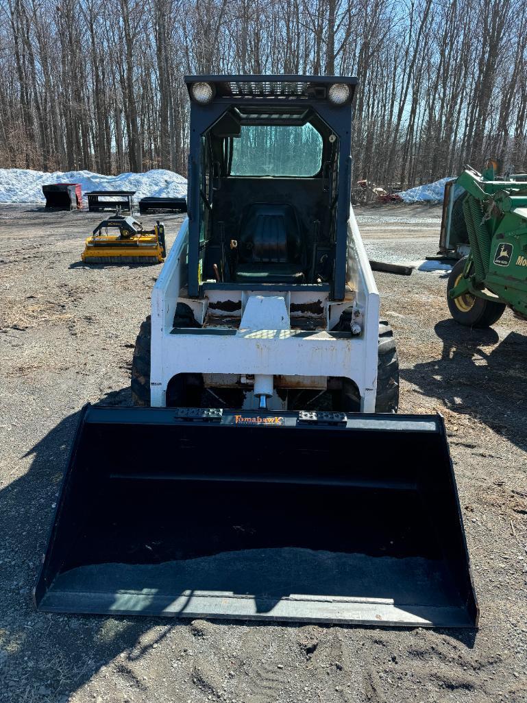 2851 Bobcat 642B Skid Steer