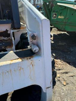 2851 Bobcat 642B Skid Steer