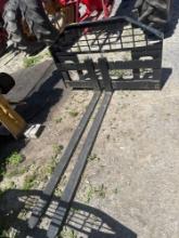 6595 Set of 60" Compact Tractor Forks