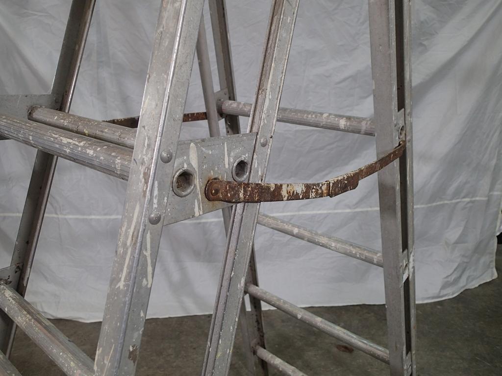 6ft aluminum step ladder - rough but functional