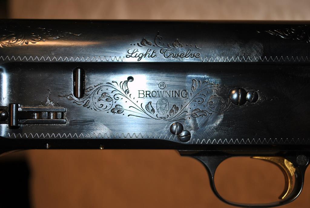 Browning Auto-5 Light Twelve 12 Ga. 2¾” Shotgun, 28” Barrel, Grade I, Mod. Choke, Blued, Walnut