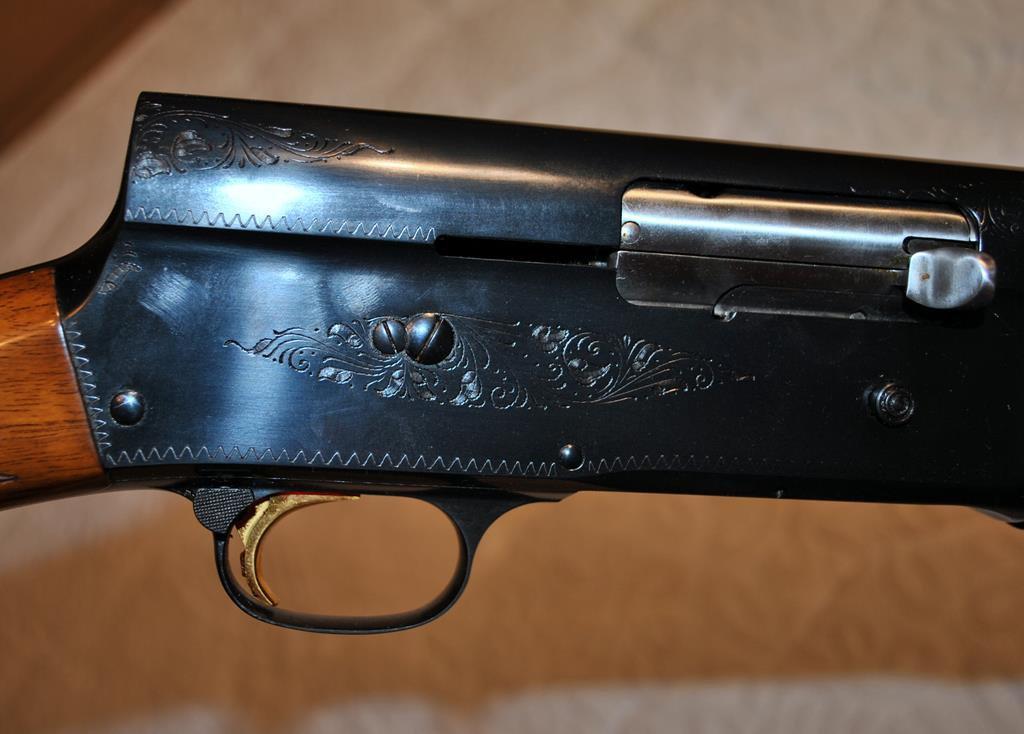 Browning Auto-5 Light Twelve 12 Ga. 2¾” Shotgun, 28” Barrel, Grade I, Mod. Choke, Blued, Walnut